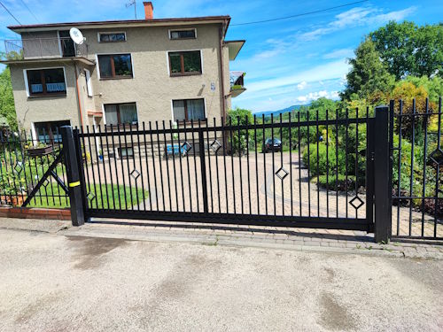 Brama metalowa przesuwna